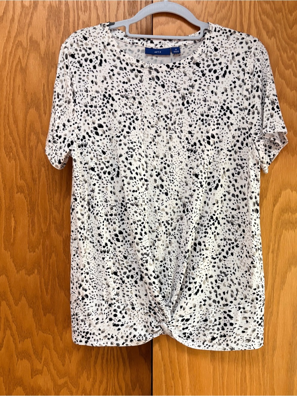Apt. 9 White Short Sleeve Knot-Hem Tee with Black Speckle Print Size Medium